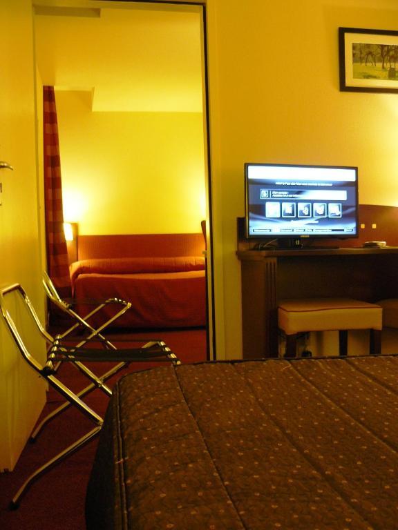 Le Parc Des Fees Hôtel Retaurant&Spa La Bourboule Quarto foto