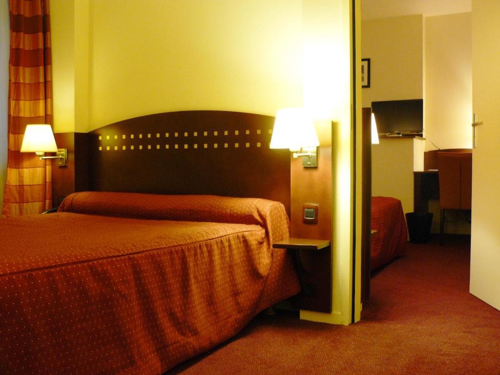 Le Parc Des Fees Hôtel Retaurant&Spa La Bourboule Quarto foto